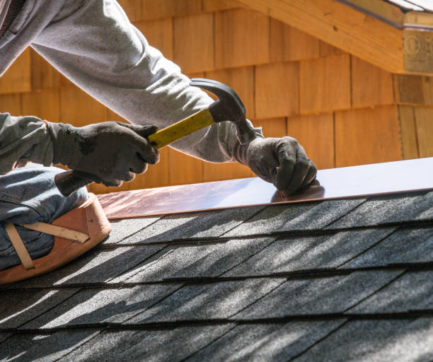 Best Flat Roof Repair Services  in Iola, KS